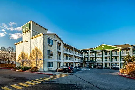 HomeTowne Studios by Red Roof Spokane - Valley hotel hero