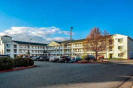 HomeTowne Studios by Red Roof Spokane - Valley hotel detail image 3