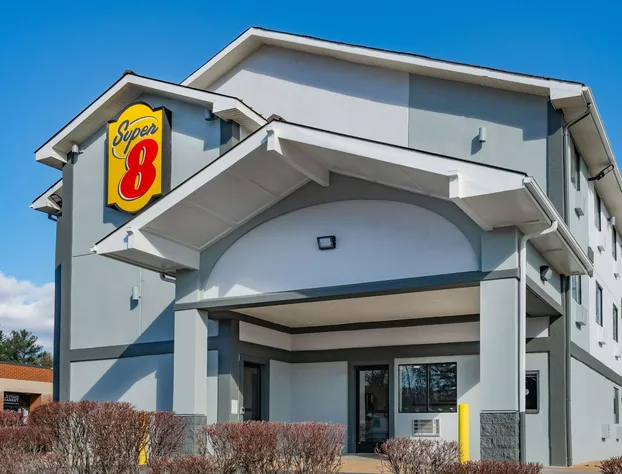 Super 8 by Wyndham Charlottesville hotel detail image 1