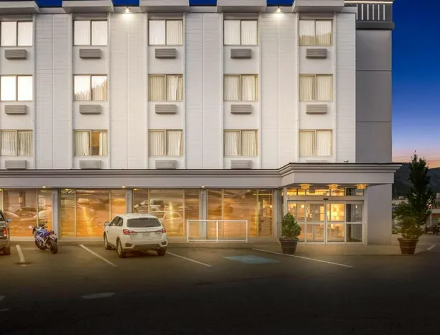 Best Western Plus Columbia River Hotel hotel detail image 2