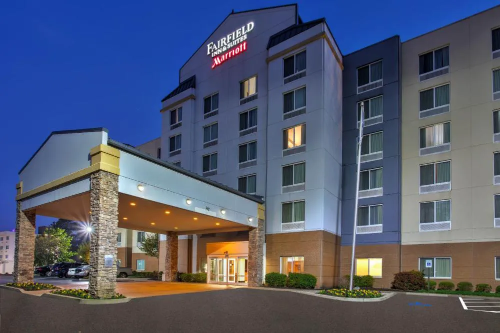 Fairfield Inn & Suites by Marriott Lexington North hotel hero