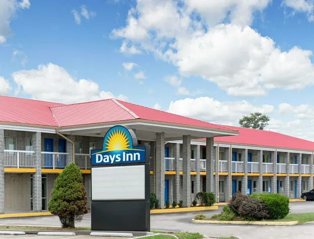 Days Inn by Wyndham Richmond hotel detail image 1