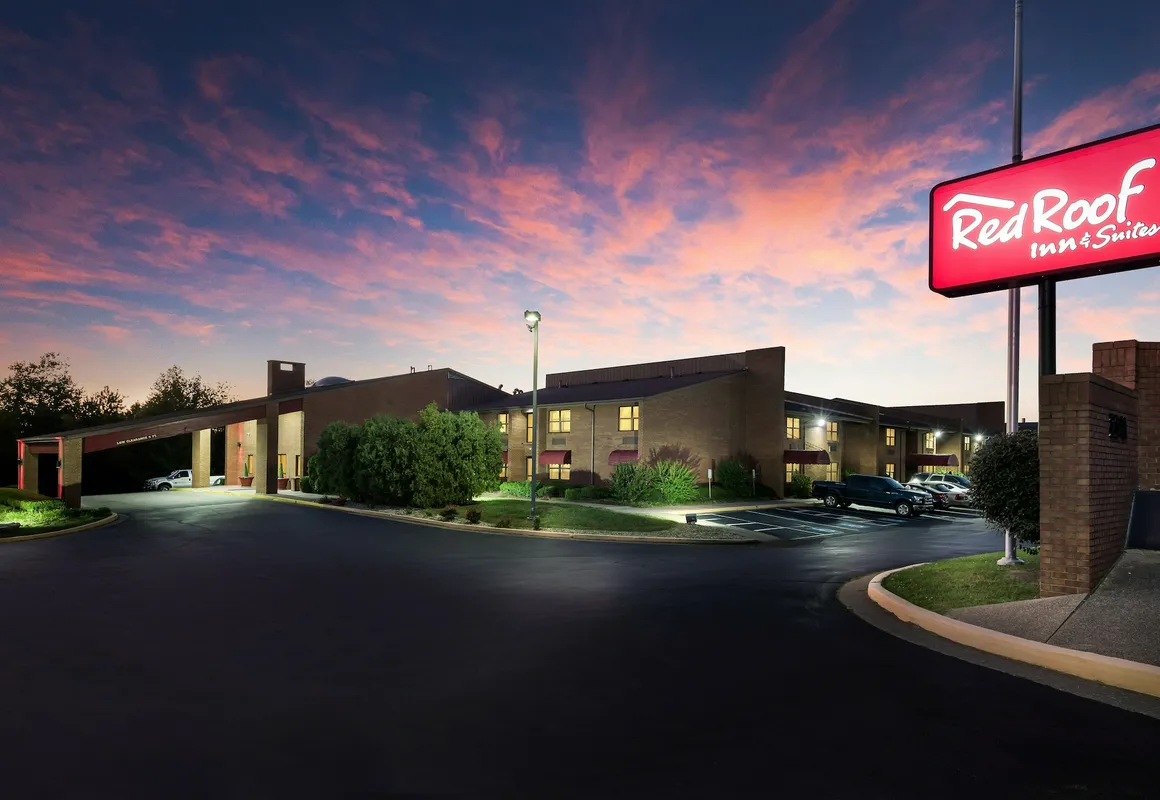 Red Roof Inn & Suites Lexington - Hamburg hotel hero