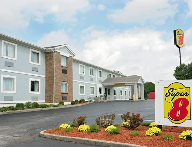 Super 8 by Wyndham Lexington/Hamburg Area hotel detail image 1