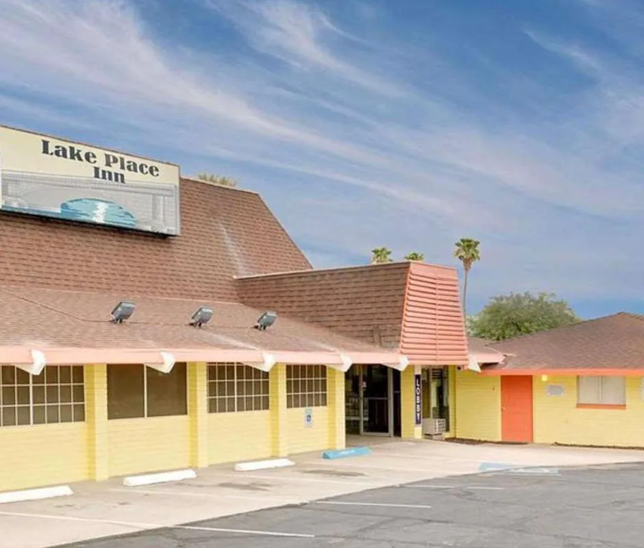 Lake Place Inn hotel hero