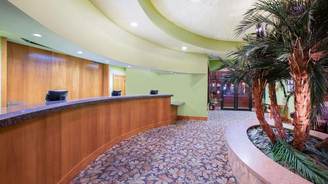 Ramada Tropics Resort & Conf Center by Wyndham Des Moines hotel detail image 3