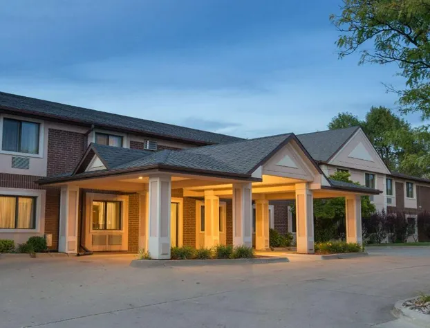 Super 8 by Wyndham Clive IA hotel detail image 1