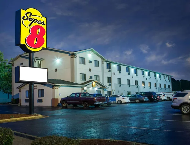 Super 8 by Wyndham Hot Springs hotel detail image 1