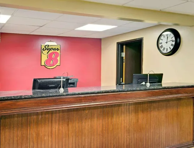 Super 8 by Wyndham Stamford/New York City Area hotel detail image 1