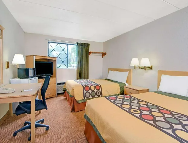 Super 8 by Wyndham Stamford/New York City Area hotel detail image 3