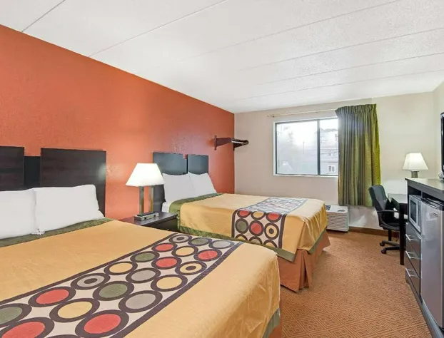 Super 8 by Wyndham Stamford/New York City Area hotel detail image 4