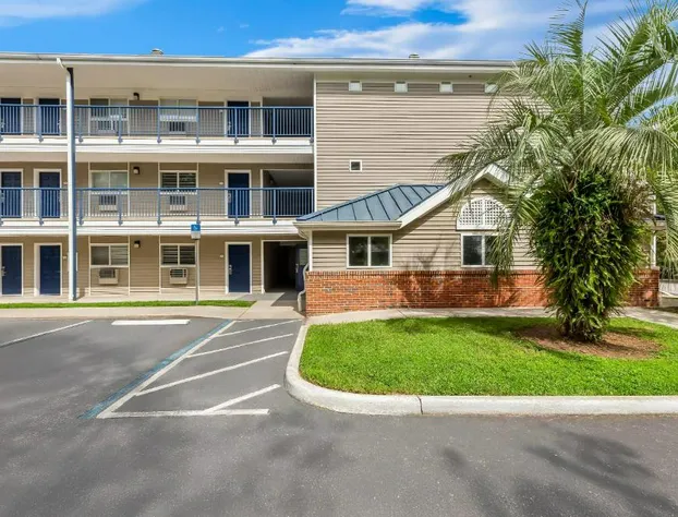 Birch Hill Suites - Lakeland hotel detail image 4