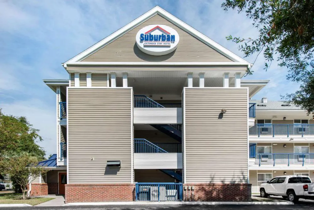 Suburban Studios Lakeland North I-4 hotel hero