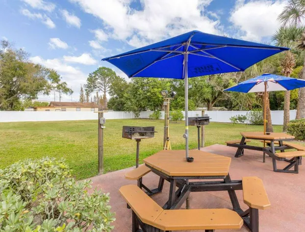 Howard Johnson by Wyndham Lakeland hotel detail image 4