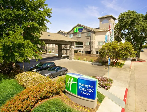 Holiday Inn Express & Suites Paso Robles by IHG hotel detail image 1