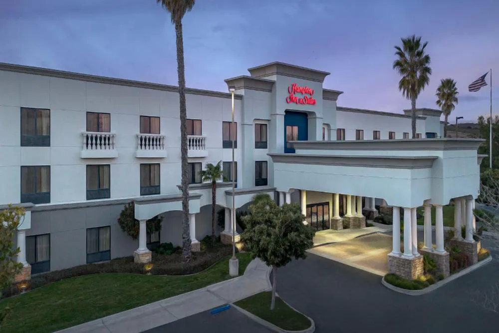 Hampton Inn & Suites Paso Robles hotel hero