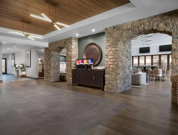 Hampton Inn & Suites Paso Robles hotel detail image 3