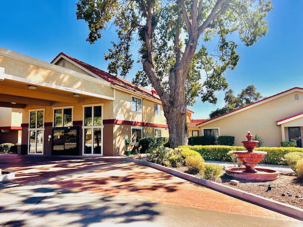 Best Western Plus Colony Inn hotel hero