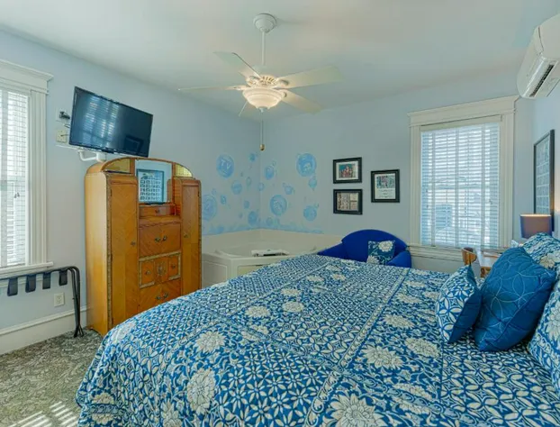 Summer Nites hotel detail image 2