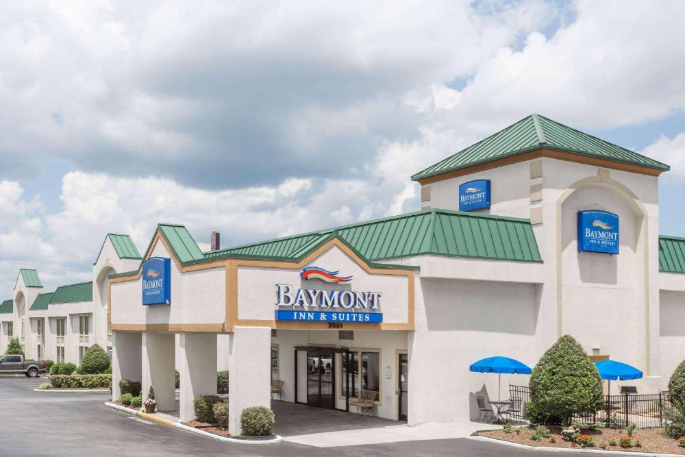 Baymont by Wyndham Greensboro/Coliseum hotel hero