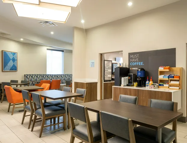 Holiday Inn Express & Suites Greensboro-(I-40 Wendover) by IHG hotel detail image 3