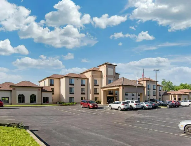 Comfort Inn & Suites Cooperstown / Milford hotel detail image 1