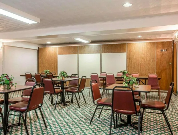 Baymont by Wyndham Lake George hotel detail image 4