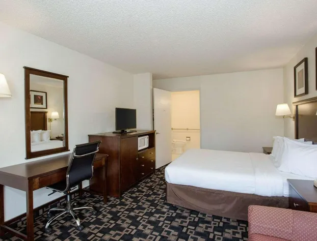 MorningGlory Inn & Suites hotel detail image 4