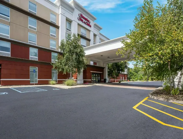 Hampton Inn & Suites Poughkeepsie hotel detail image 1