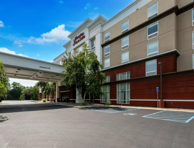 Hampton Inn & Suites Poughkeepsie hotel detail image 2