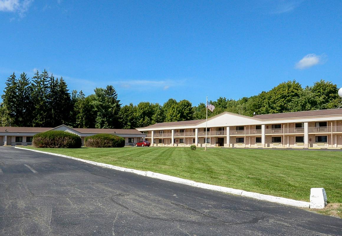 Americas Best Value Inn at Central Valley-Woodbury hotel hero