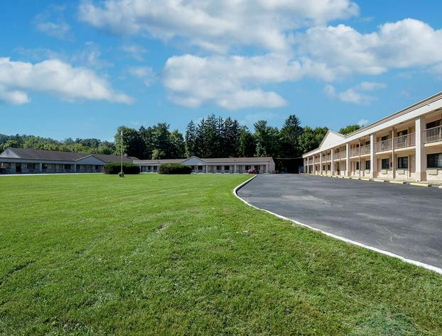 Americas Best Value Inn at Central Valley-Woodbury hotel detail image 4