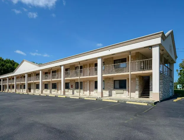 Americas Best Value Inn at Central Valley-Woodbury hotel detail image 1