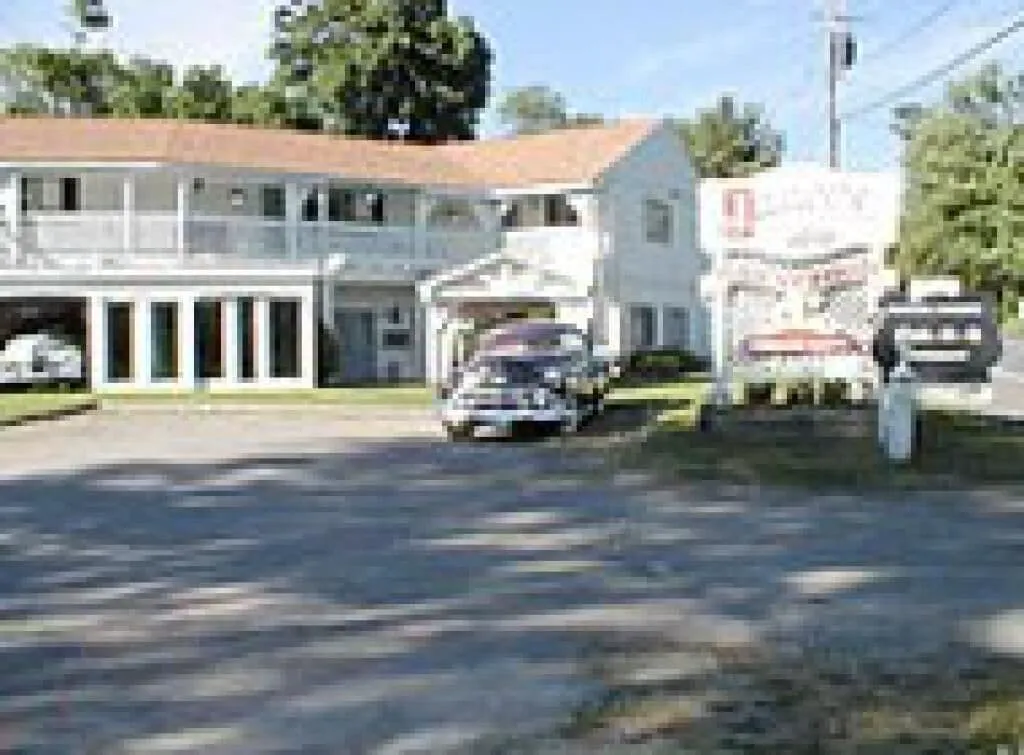 Jenny's Country Manor hotel hero