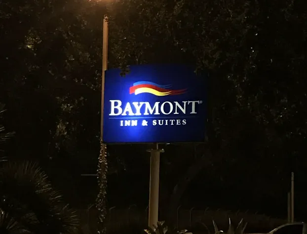 Baymont By Wyndham Gainesville I-75 hotel detail image 3