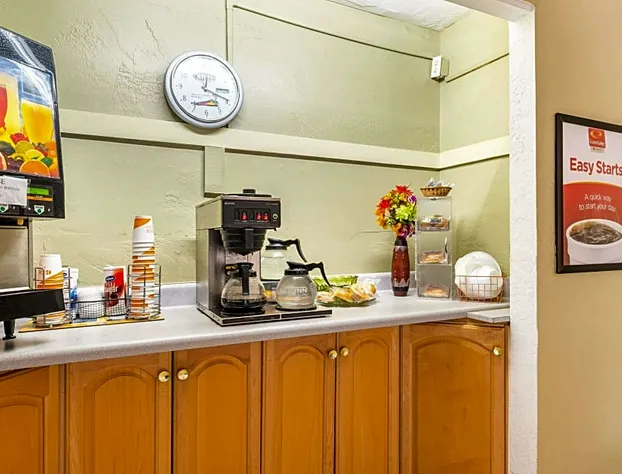 Econo Lodge University Gainesville hotel detail image 2