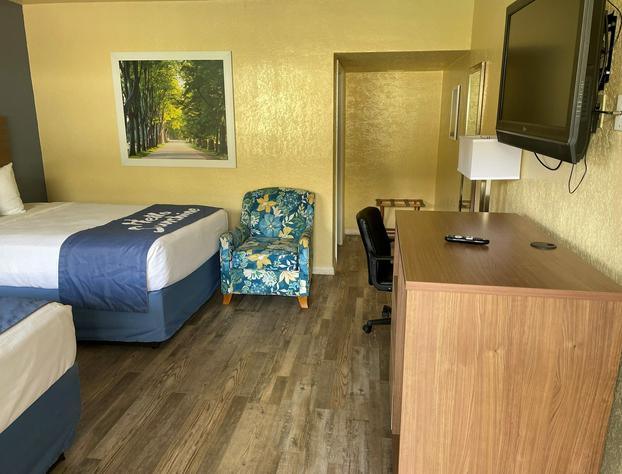 Days Inn by Wyndham Gainesville University hotel detail image 4
