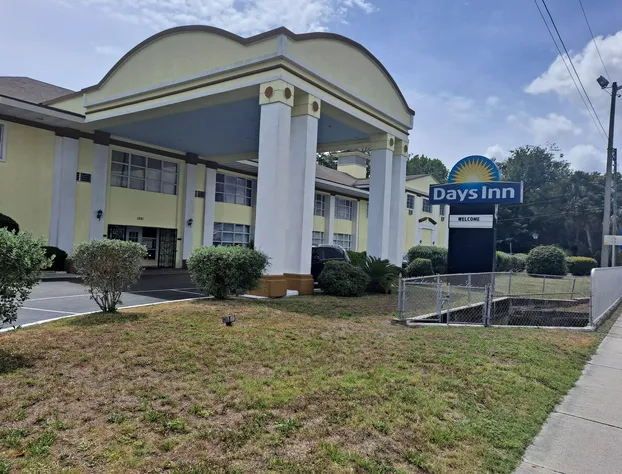 Days Inn by Wyndham Gainesville University hotel detail image 2