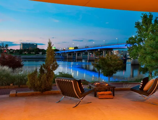 Little Rock Marriott hotel detail image 1