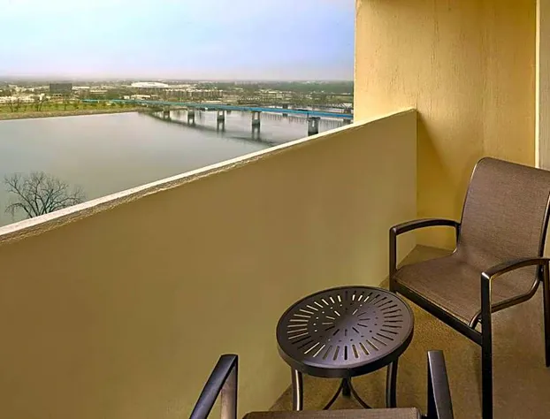 DoubleTree by Hilton Little Rock hotel detail image 3