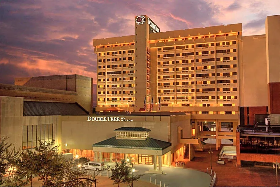 DoubleTree by Hilton Little Rock hotel hero