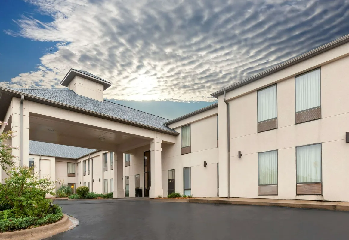 Super 8 by Wyndham Conway hotel hero