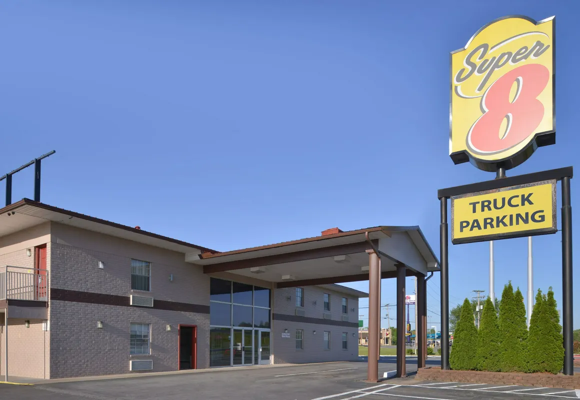 Super 8 by Wyndham Little Rock/North/Airport hotel hero