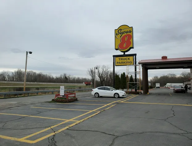 Super 8 by Wyndham Little Rock/North/Airport hotel detail image 3