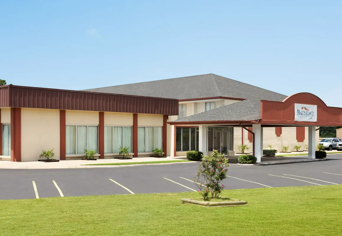 Quality Inn Little Rock South hotel hero