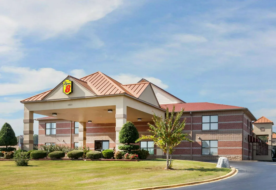 Super 8 by Wyndham Jacksonville AR hotel hero