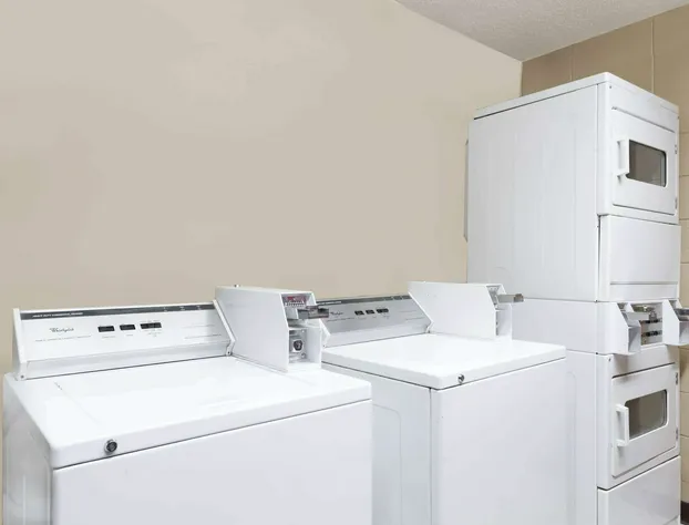 Super 8 by Wyndham Jacksonville AR hotel detail image 2