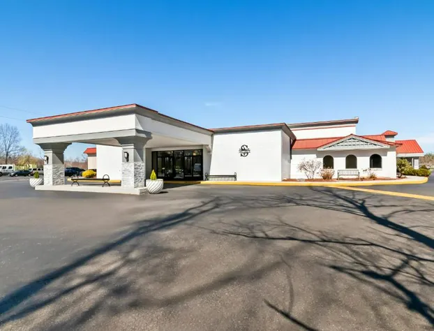 Clarion Inn North Haven - New Haven North hotel detail image 2