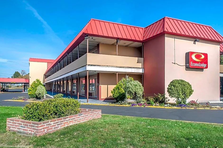 Econo Lodge West Haven hotel hero