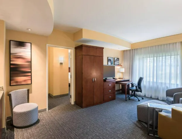 Courtyard Marriott Waldorf hotel detail image 3